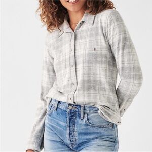Faherty Legend Sweater Shirt Light Gray Plaid Button Up Women’s Medium